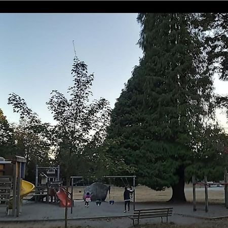 Comfortable Guest Home Near Downtown Vancouver & Sights & Stores エクステリア 写真